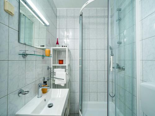 Apartment Radovan - One-Bedroom Apartment with Balcony and Sea View