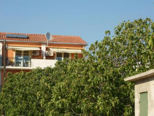 Apartment Mit Balkon