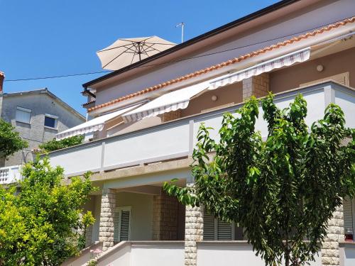 Ferienwohnung Mit Terrasse Für 9 Personen