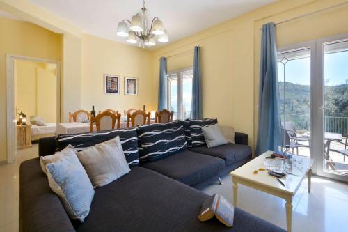 Gallery image of Golden Sun Villa in Stavrós