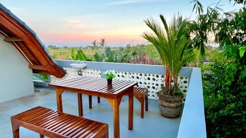 Μπαλκόνι ή βεράντα στο Yasana Jineng Villa 2 Modern 3 BR Villa with Balcony, Rooftop & New Ameneties