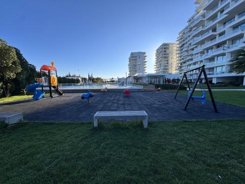 Herní místnost nebo prostor pro děti v ubytování A peaceful apartment with sea views