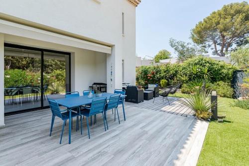 Vonkajšia záhrada v ubytovaní L'Oasis Cassidaine - jardin 120m2, 2 places parking proche center et mer