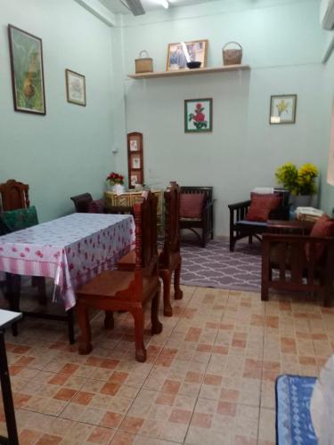 Ruang duduk di Private house Large bed1