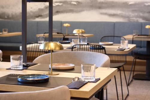 Umi Hotel Sopotにあるレストランまたは飲食店