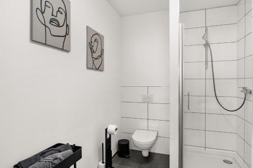 Bilik mandi di MOLA Apartments-Apartment im Herdecker Zentrum für 3 Gäste-Gratis Parkplatz-Highspeed WLAN-auch für Langzeit geeignet
