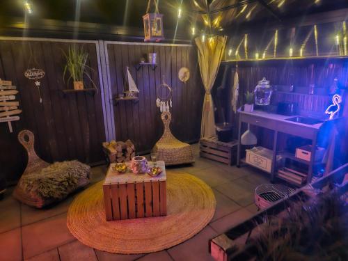 Fotografie z fotogalerie ubytování Glampingzelt Mit Eigenem Garten v destinaci Kolonie Zern