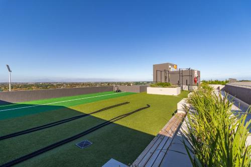 Gambar di galeri bagi Newlands Peak Living Apartments di Cape Town