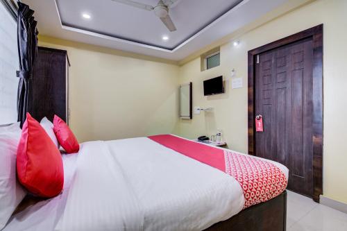 Gallery image of Hotel O Amrut Executive in Phūrsungi
