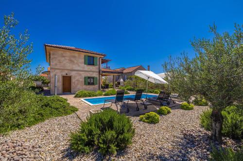 Rustic Villa Bellamare