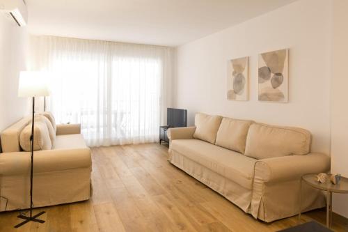 Apartamento con Piscina a 100 M de la playa