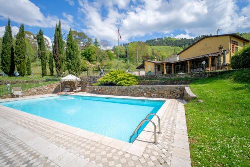 Bazén v ubytování CASA ELIA Tuscany- Lucca with private pool at exclusive use! nebo v jeho okolí