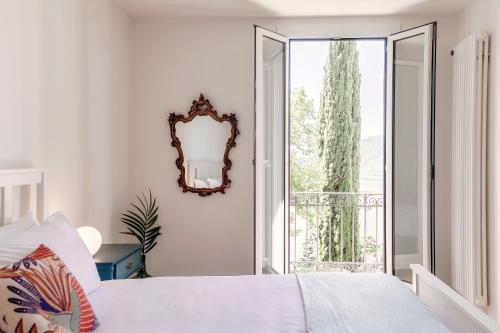 Katil atau katil-katil dalam bilik di Dream Lake Apartments by Quokka 360 - Lake View