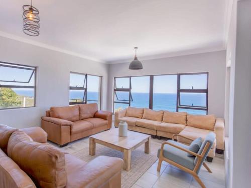Ruang duduk di Serenity Heights - Herold's Bay