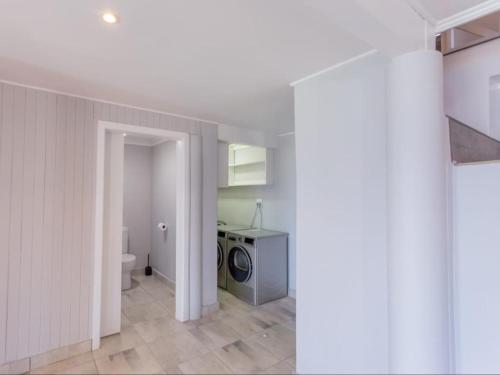 Dapur atau dapur kecil di Serenity Heights - Herold's Bay