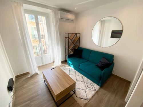 Studio calme et central avec clim