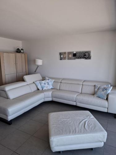 Posezení v ubytování LUXURY APP, frontal sea View + south terrace + garage