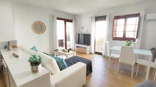 Experience lively Duquesa Port