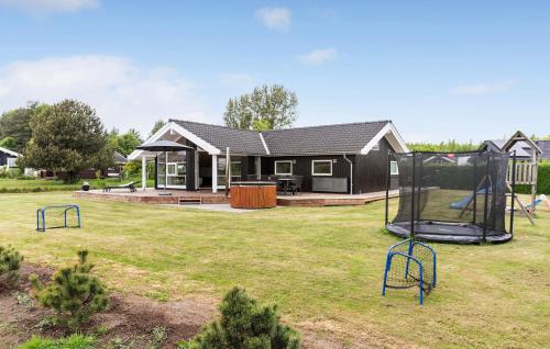 Gallery image of 3 Bedroom Lovely Home In Jægerspris in Jægerspris