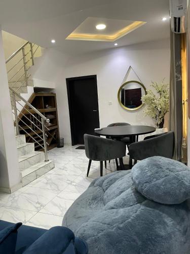 Ruang duduk di Rekod Apartments