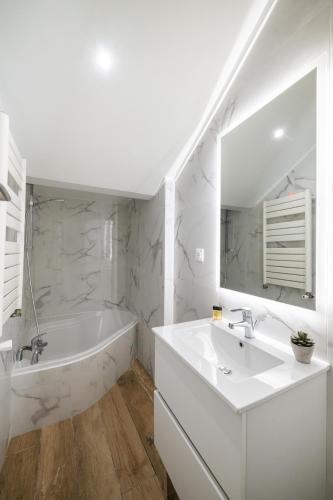 Maison de ville familiale, 5 chambres, terrasse, à 20 minutes du centre ville