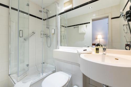 Un baño de Hotel Kaiserhof Eisenach