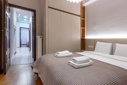 Stylish 2BDR Exarchia Apt with Balcony and Workspace