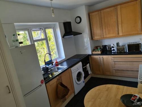 Nhà bếp/bếp nhỏ tại Rooms in Brixton