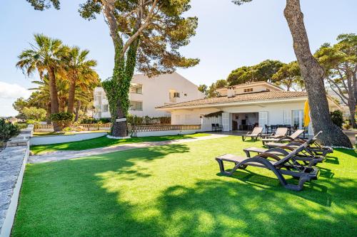 Villa Garballons 9 Alcudia - Sea Front by PriorityVillas
