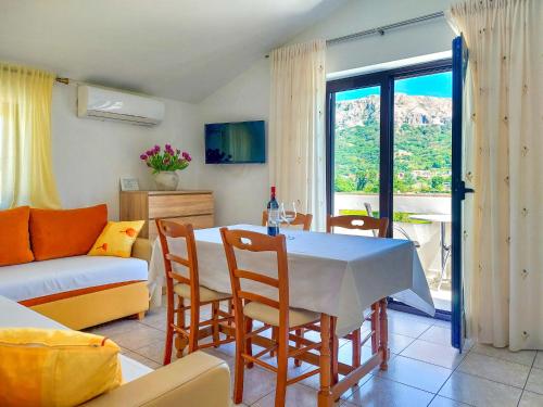 Posezení v ubytování Apartment Marija-3 by Interhome