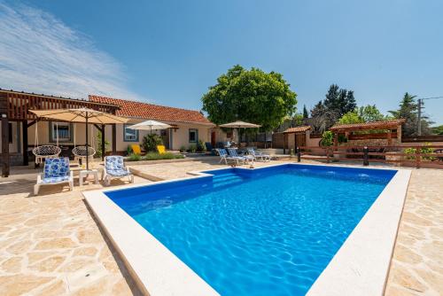 Holiday Home Burgija with pool