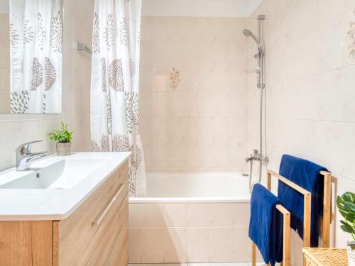 Apartment Sant Maurici-28 by Interhome