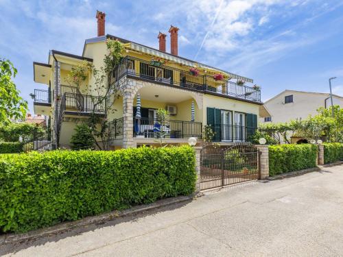 Apartment Jenny-1 by Interhome