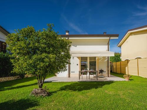 Κήπος έξω από το Holiday Home La Frida 2 by Interhome