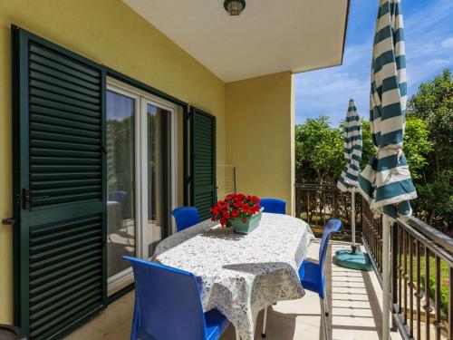 Apartment Jenny-2 by Interhome