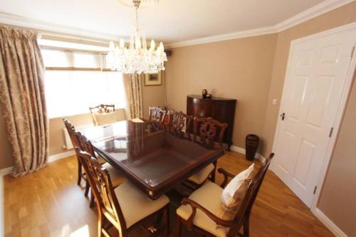 Φωτογραφία από το άλμπουμ του Immaculate 4BD Family Home in Lee on the Solent σε Lee-on-the-Solent