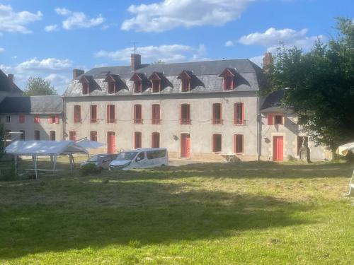 Château de Clairefontaine du XVIIIème siècle à Garchizy