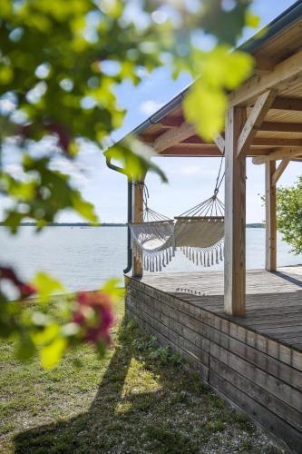 Delightful tiny river-view home