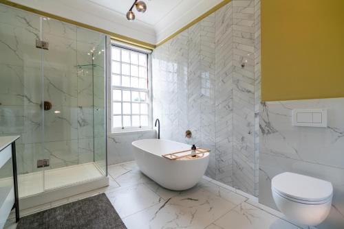 Bilik mandi di Wytham Manor House