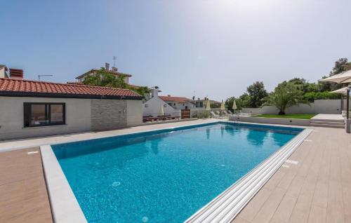 Wohnung In Pjescana Uvala Mit Terrasse Und Garten