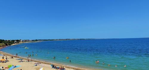 Appartement In Nin Mit Terrasse, Garten Und Grill