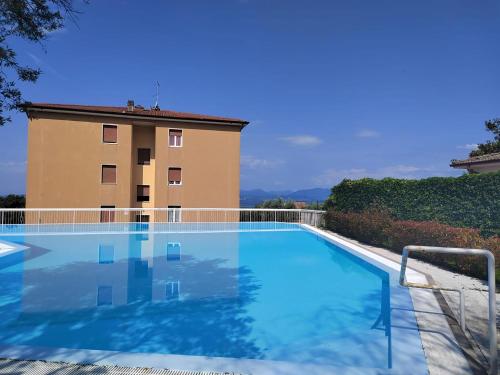 Bazén v ubytování Villetta Arcobaleno nebo v jeho okolí