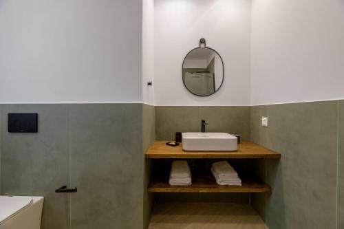 Plaka Elegance Retreat
