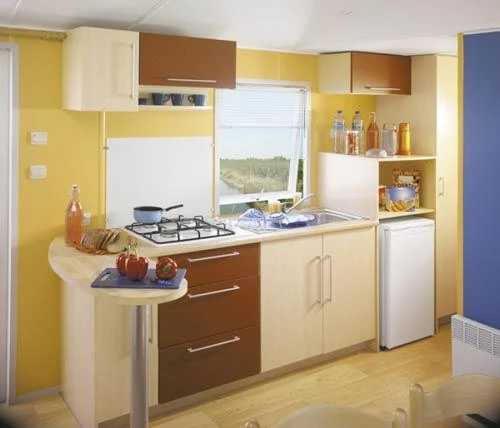 Dapur atau dapur kecil di Camping 3 étoiles - Piscine - ccaihfi