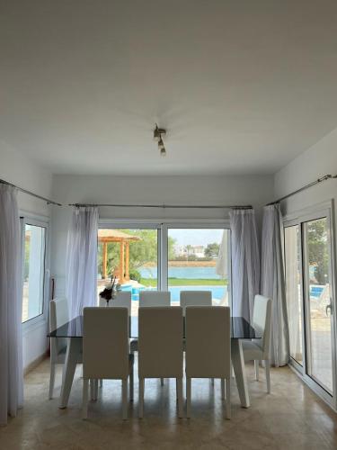 white villa 4 bedroom elgouna heated pool