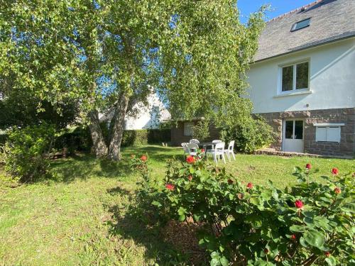 Maison à 320m de la plage avec jardin à Trégastel - FR-1-368-459