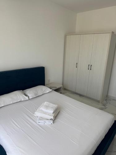 Katil atau katil-katil dalam bilik di VIRGO SEA VIEW Apartaments Summerland