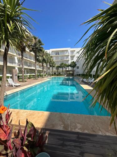 Bassein majutusasutuses Cosy and stylish Condo in Bouznika või selle lähedal