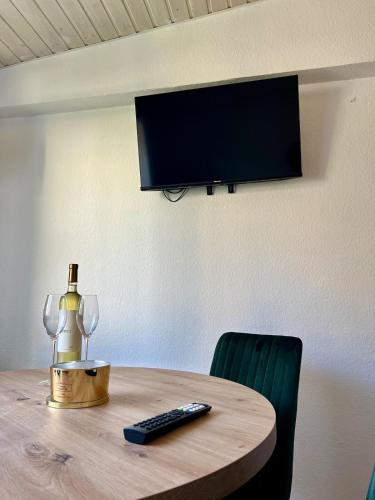TV a/nebo společenská místnost v ubytování Apartman Jakov