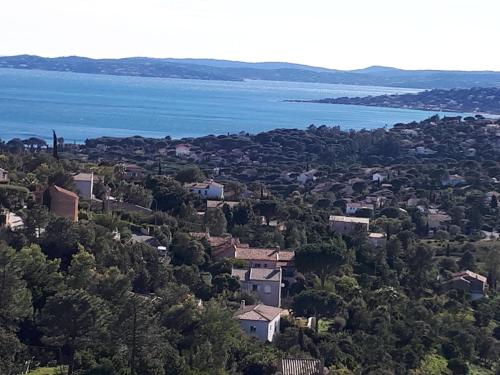 Appartement vacances LES ISSAMBRES La corniche